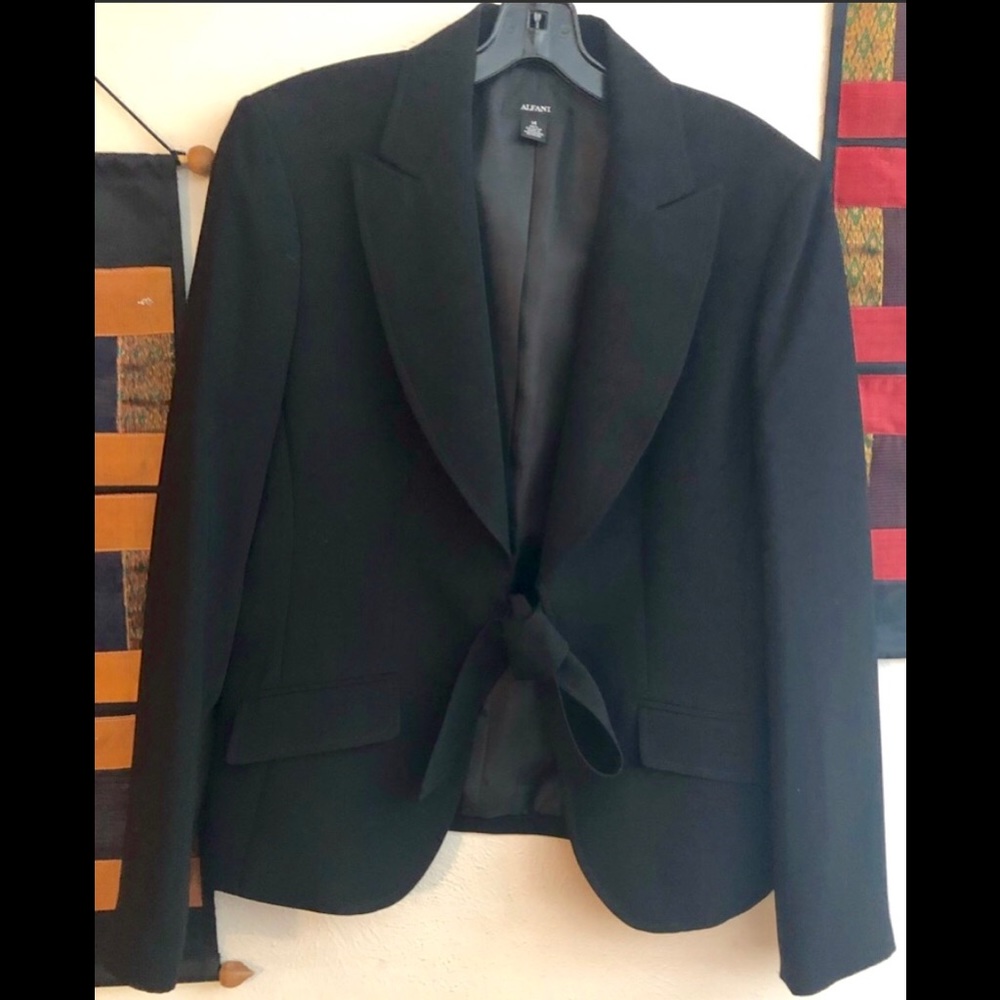 Black Jacket/Blazer with Tie Front detail ⚜️